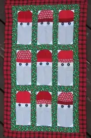 Handmade Patchwork Santa's Coming! Quilt, Wall Hanging Topper, 20" x 33"