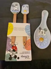 Mickey Daisy Spoonrest & Spatula Set
