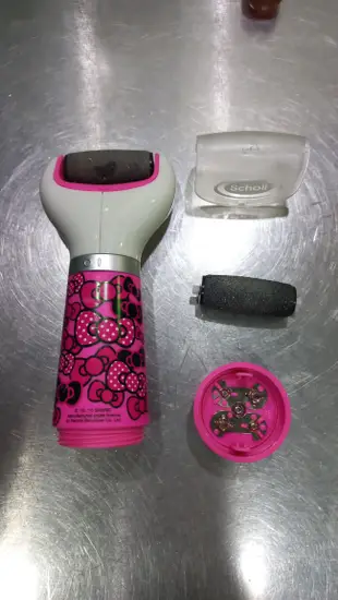 Scholl 爽健 絲絨柔滑電動去硬皮機　(去腳皮/磨腳皮)，ＨＥＬＬＯ　ＫＩＴＴＹ　限量版公司貨　功能正常的喔！