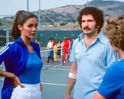 8x10 color photo of TV Actress and Wonder Woman Lynda Carter & Gabe Kaplan.