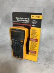 FLUKE 117 Electrician's Digital Multimeter with integrated voltage detection