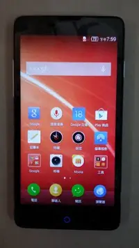 在飛比找Yahoo!奇摩拍賣優惠-全新手機 zte v5 cw505 8GB 3G 附盒裝