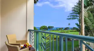 Waipouli Beach Resort Beautiful Ocean View Condo in Coveted Oceanfront H Building! AC Pool