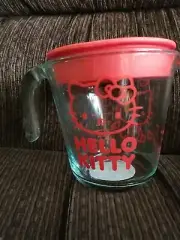 New Hello Kitty Pyrex Measuring 2 Cup Sanrio Red Graphic Glass with Lid