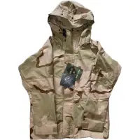 在飛比找蝦皮購物優惠-M-R 全新 🇺🇸 美國製 三沙Gore-Tex 外套 三色