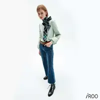 在飛比找momo購物網優惠-【iROO】修身顯瘦小喇叭牛仔褲