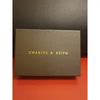 在飛比找蝦皮購物優惠-CHARLES & KEITH 小CK信封式中短夾 - 黑色