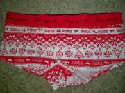 VICTORIAS SECRET BOYSHORT HOLIDAY FAIRISLE MEDIUM RED NEW