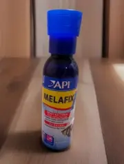 API MELAFIX Freshwater Fish Bacterial Infection Remedy 4-Ounce Bottle