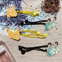 在飛比找蝦皮購物優惠-ᴱʷᵉⁿ 迪士尼公主系列 雙頭髮繩 美女與野獸貝兒 阿拉丁茉