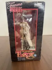 Femme Fatales Diamond Select Tarot Witch of the Black Rose Figure Exclusive