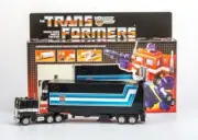 TRANSFORM G1 Reissue Black Optimus prime Brand New Free Shipping