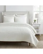 Superior Bella Silk Pick Stitch Medium Weight Quilt Set