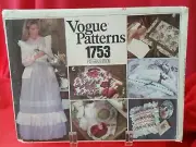 Vogue Pattern 1753 Apron with 8 Gift Items-One Size Uncut