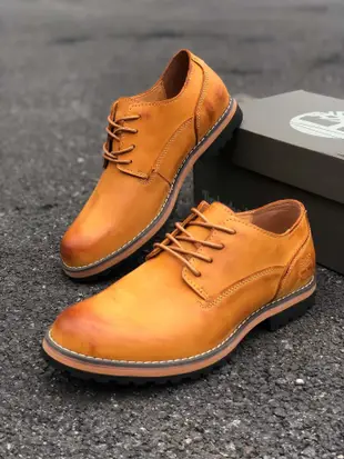 Timberland添柏嵐經典休閒皮鞋 工裝鞋男鞋咖色（此款版型偏小1.5號平時穿41建議購買43）