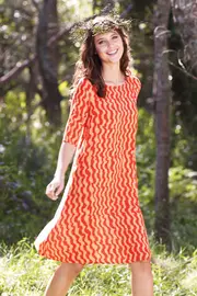 Robbie 3/4 Sleeve Shift Dress Curvy Waves--TBL-08-R-CW