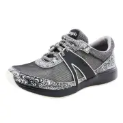 TRAQ by Alegria Womens Qarma Walking Shoes - Wild Child 36M NEW