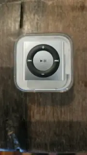 Apple iPod Shuffle 4th Generation Silver (2GB)