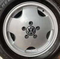 在飛比找Yahoo!奇摩拍賣優惠-中古 福斯 VW 15吋鋁圈含胎 T4 VR6 Passat
