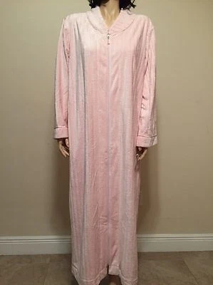 Oscar De La Renta Plush Pink Zipper Robe Size L/XL NWT