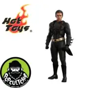 Batman Begins - Batman 1/6th Scale Hot Toys Action Figure "New"