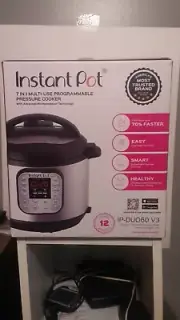 NEW Instant Pot DUO60 6 Qt 7in1 MultiUse Programmable Pressure Cooker
