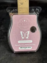 (1) Scentsy 3.2 oz pack of Wax Bars - Rosewood & Freesia