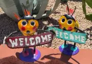 Metal Bee Welcome Sign Yard Art Garden Decor
