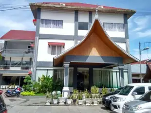 伊豆特爾米南加保飯店Edotel Minangkabau Hotel