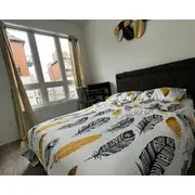 Happy House - Room in Mississauga, Canada