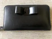 Authentic Salvatore Ferragamo Black Ladies Vara Wallet Card Purse