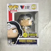 Funko Pop! DC Comics Wonder Woman Lantern GLOW EE Exclusive #423