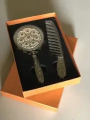 VTG SILVER TONE ORNATE RHINESTONES VANITY SET HAND MIRROR COMB UNBRANDED IN BOX