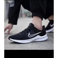 在飛比找蝦皮購物優惠-Nike DOWNSHIFTER 11.5 男慢跑鞋-黑白-