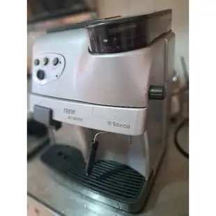 義大利進口全自動咖啡機 Saeco TREVI 8成5新 Saeco 系列不敗耐用機種可製作美式咖啡，濃縮咖啡，拿鐵咖啡