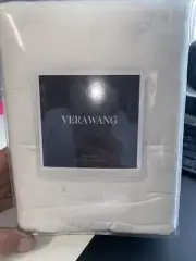 Vera Wang Luster King Sham (off-white)