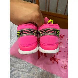 「 二手鞋 」 Nike Free Tr Fit 5 女版運動休閒鞋 US8（粉）鐵4-3