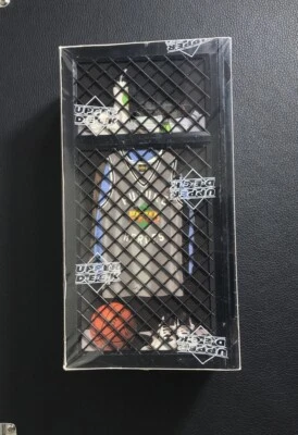 1993-94 UPPER DECK Series ONE NBA Basketball Locker Box SEALED 4-22 Cards Packs