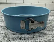 Pampered Chef 9-inch Springform Pan in Teal Blue - Item #100596 - NIB