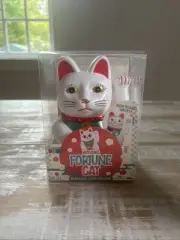 Waving Fortune Cat Plastic Figure (WHITE) 6 Inch New Factory Sealed Maneki Neko