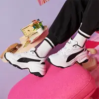 在飛比找PChome24h購物優惠-PUMA 休閒鞋 CILIA WEDGE 白黑 謝欣穎 增高