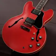 Gibson ES-335 Satin Cherry Weight: 3.42kg