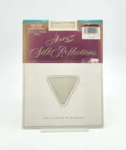 Hanes Silk Reflections Silky Sheer Control Top Sandalfoot Pantyhose 717 Pearl AB