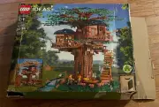 LEGO Ideas Tree House Model Set 21318 Cabins Leaves Minifigures Bird Rough Box