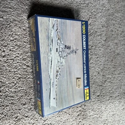 Heller 1/1200 Colbert Croiseur Lance-Missiles Model Kit 033 vintage