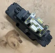 Parker D81VW20D1NYCF5 75 Pilot Valve 5000 PSI 120V Subplate Mount NFPA D08 New