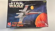 AMT/ERTL Star Wars X-Wing Fighter Flight Display Model # 8788 SEALED