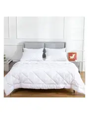 [Hacienda] Bamboo Blend Hypoallergenic And Antibacterial Quilt in White