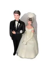 Vintage 1950’s Bride And Groom Cake Topper With Veil 4 1/2” Tall