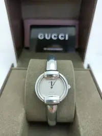 在飛比找Yahoo!奇摩拍賣優惠-二手 正品 GUCCI 女 1400L 銀錶面 腕錶 現貨